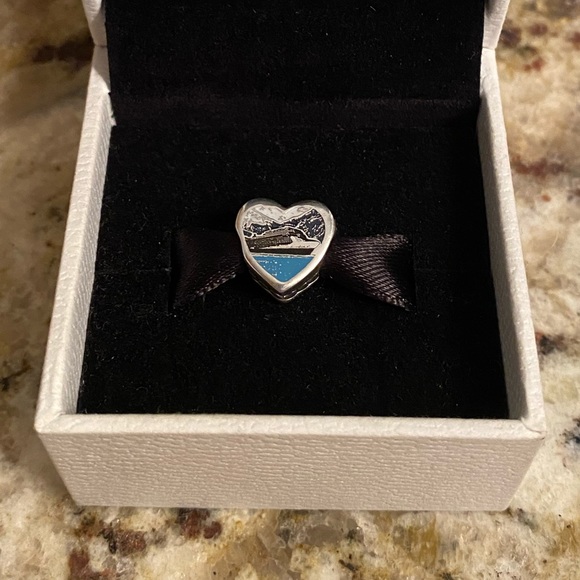 Pandora Alaska Exclusive Whale Cruise Ship Charm - Picture 4 of 7